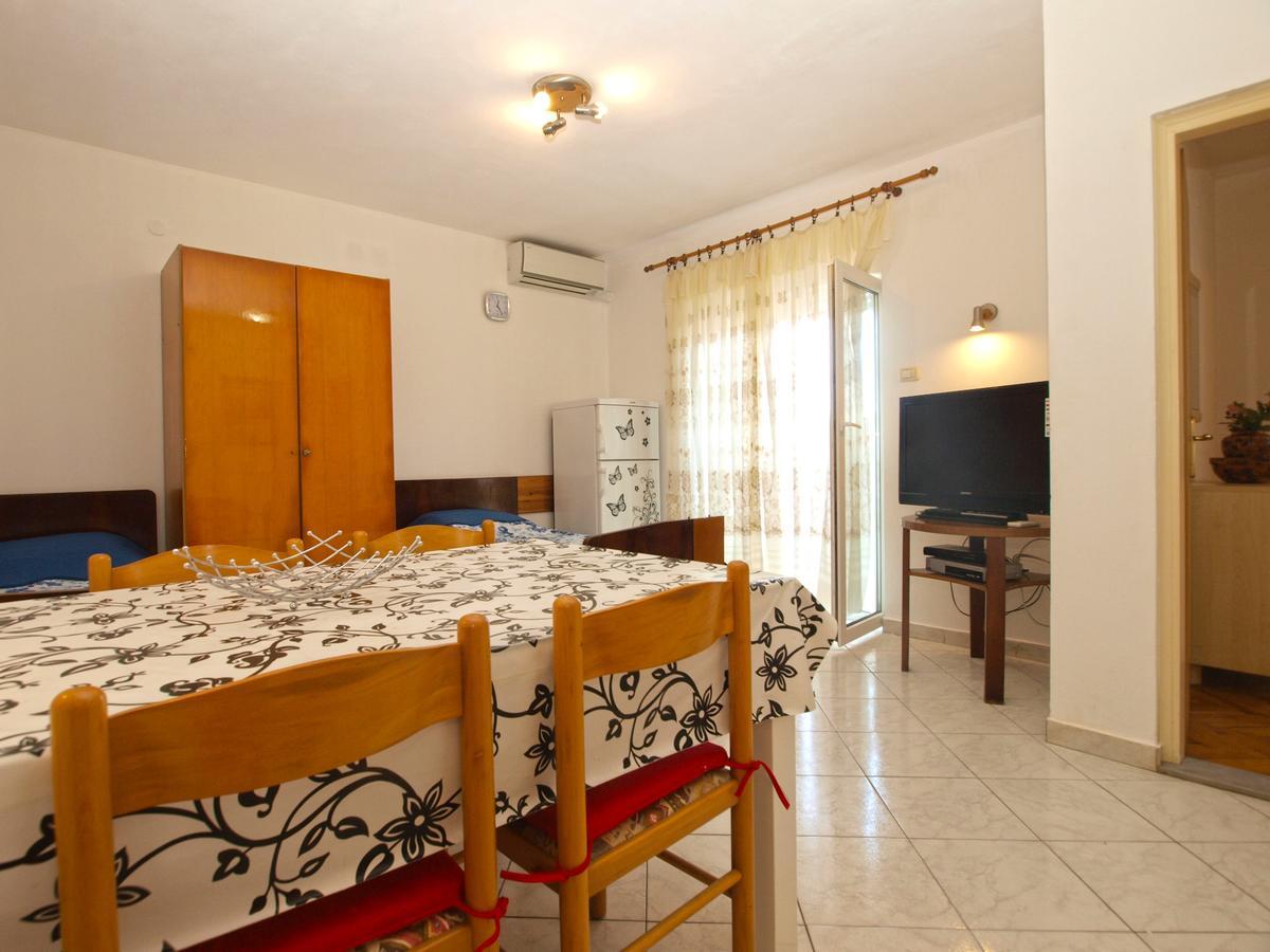 Apartments Mladen 1588 Pula Luaran gambar