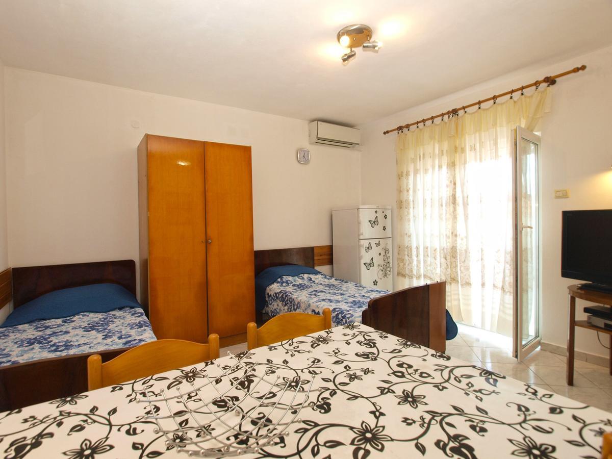 Apartments Mladen 1588 Pula Luaran gambar