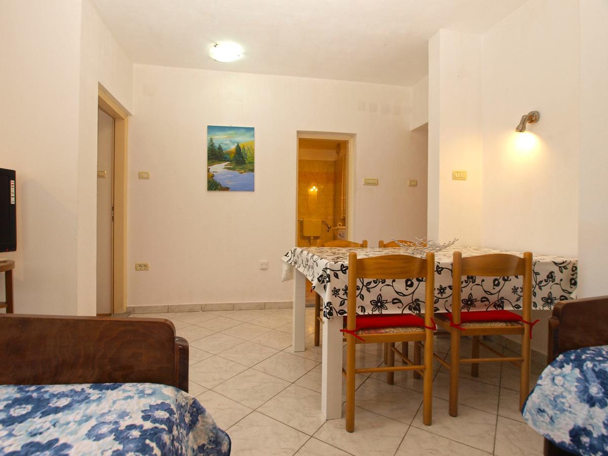 Apartments Mladen 1588 Pula Luaran gambar